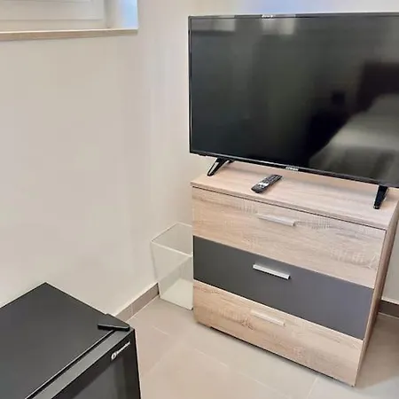 New, Ultra Comfy, Flat 姆西达