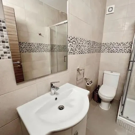 New, Ultra Comfy, Flat