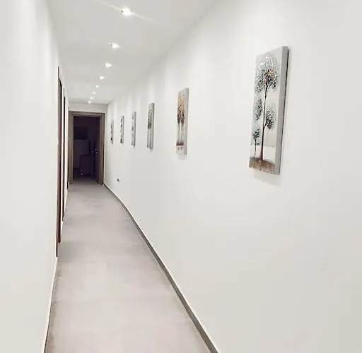 New, Ultra Comfy, Flat