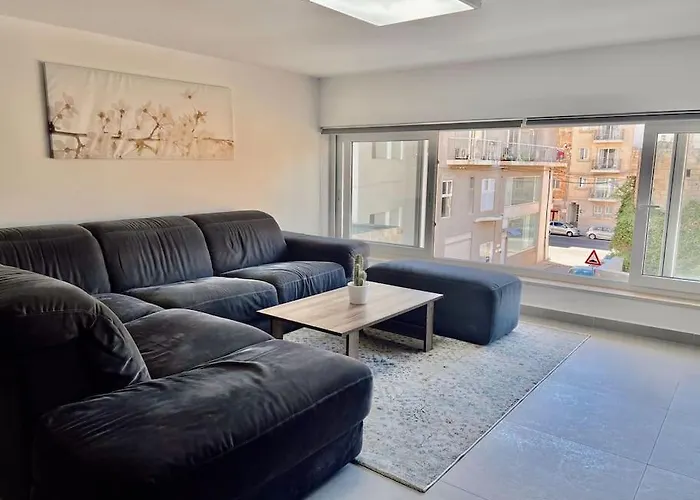 New, Ultra Comfy, Flat